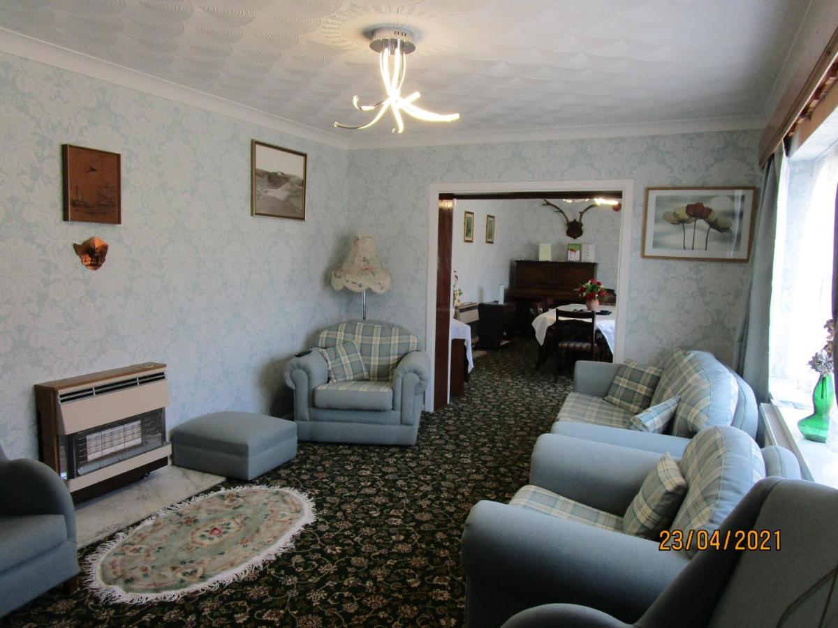 Tremains Guest House Bridgend  Bagian luar foto