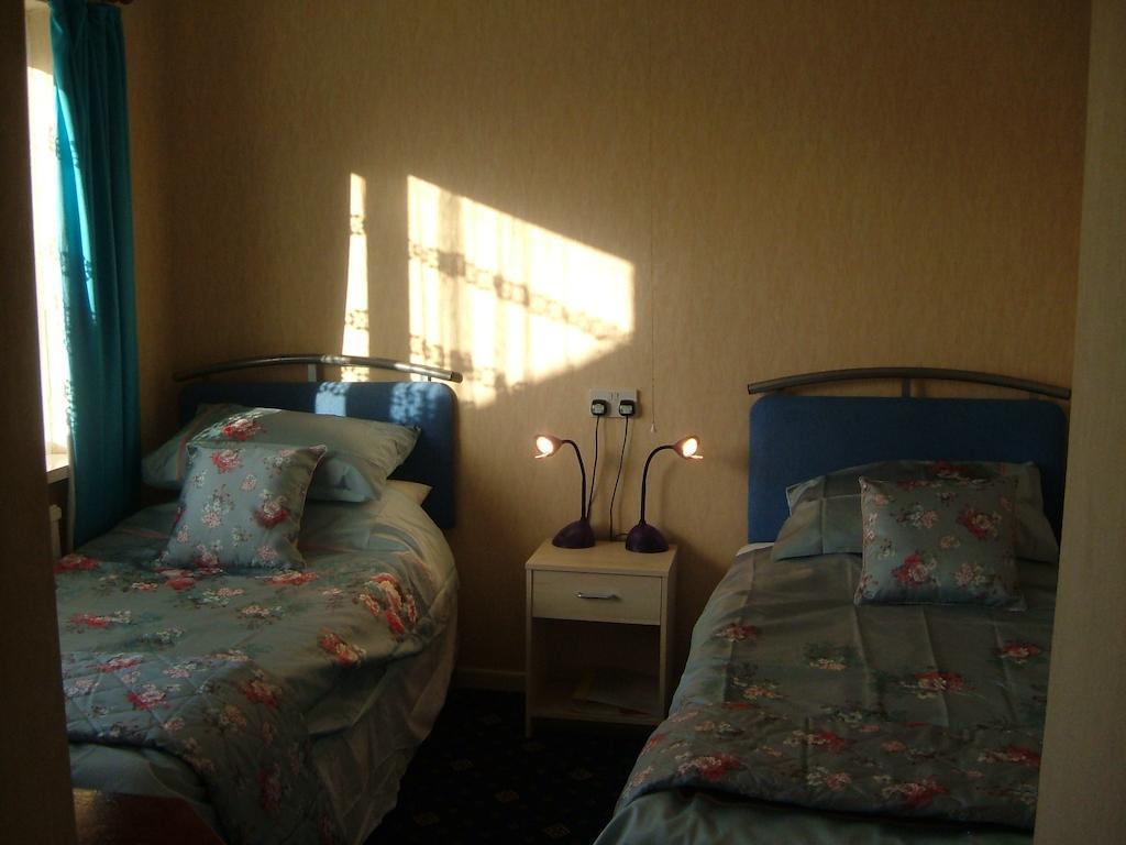 Tremains Guest House Bridgend  Ruang foto