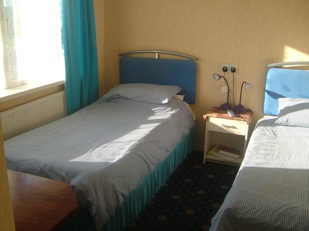 Tremains Guest House Bridgend  Ruang foto