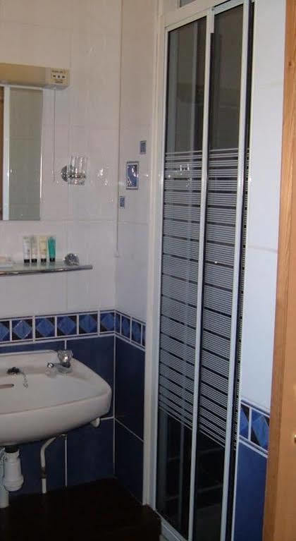 Tremains Guest House Bridgend  Bagian luar foto